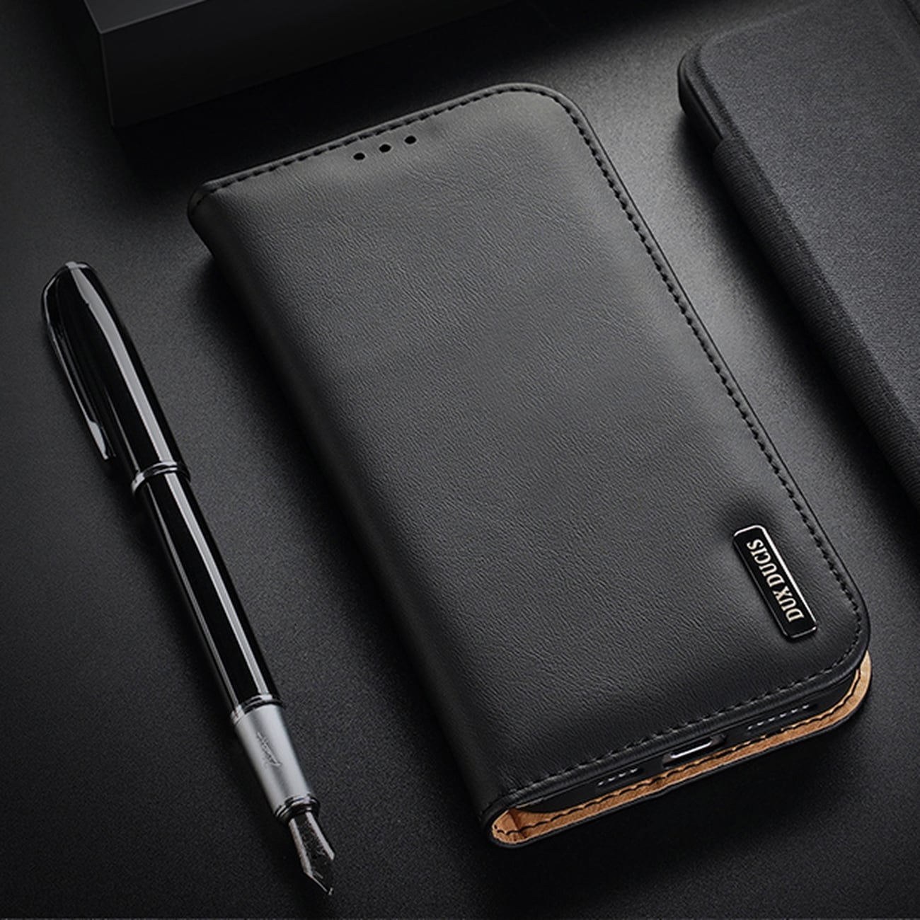 Dux Ducis Hivo Leather Flip Cover Genuine Leather Wallet for kort og dokumenter iPhone 14 Plus Black