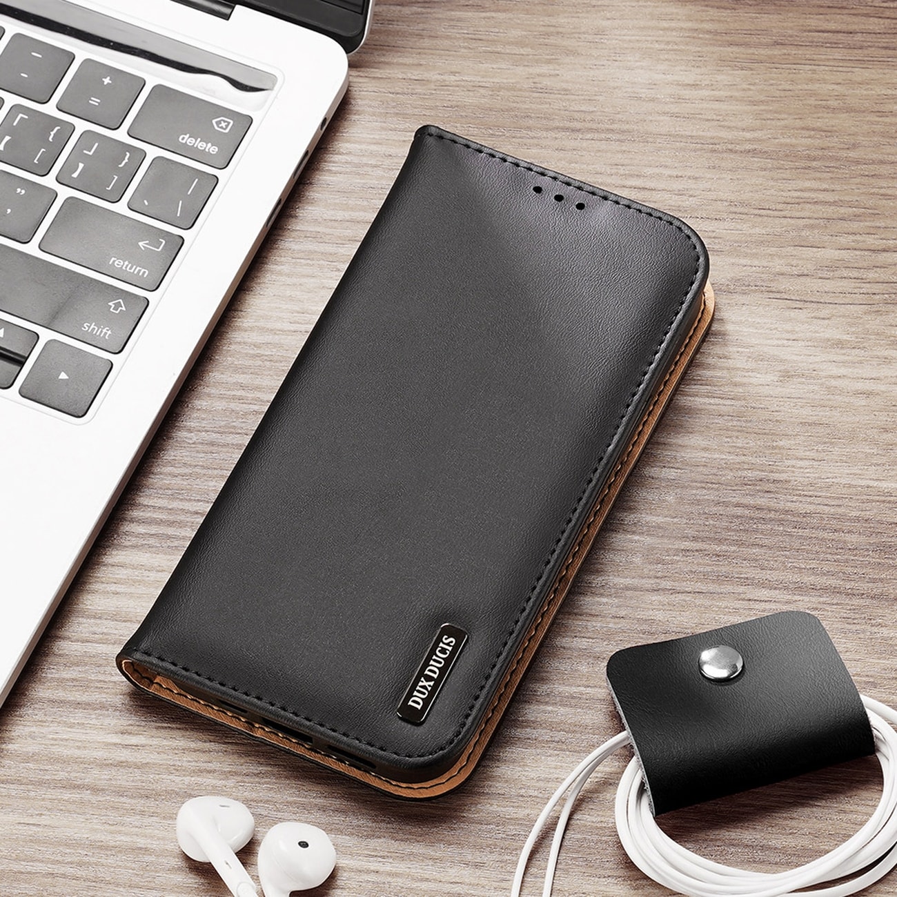 Dux Ducis Hivo Leather Flip Cover Genuine Leather Wallet for kort og dokumenter iPhone 14 Plus Black