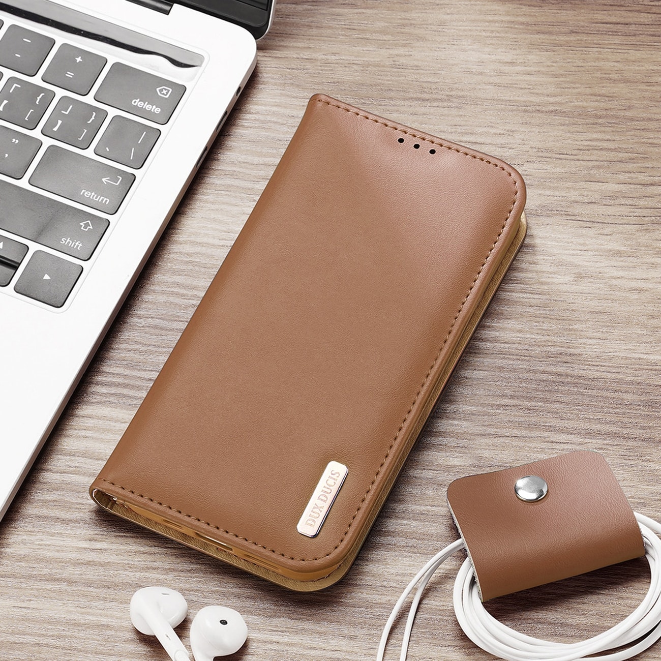 Dux Ducis Hivo Leather Flip Cover Genuine Leather Wallet for kort og dokumenter iPhone 14 Plus Black