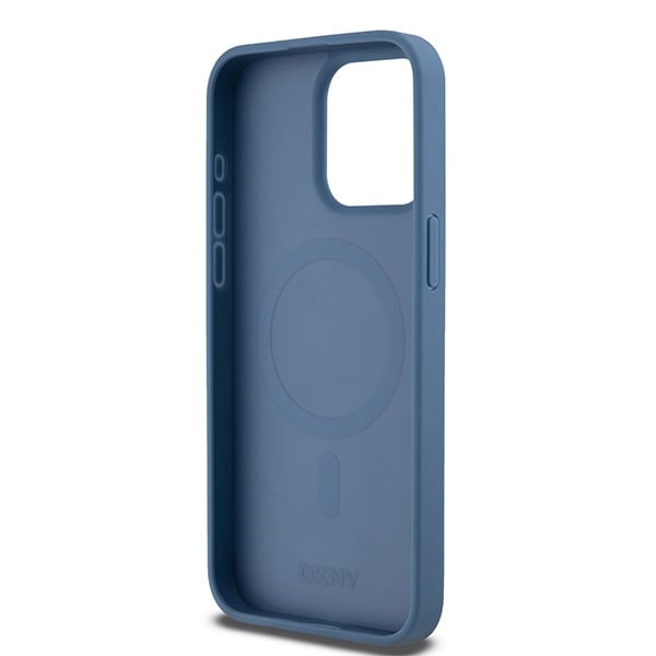 DKNY MagSafe-etui i lær med monogrammønster og metalllogo for iPhone 15 Pro Max - Blå
