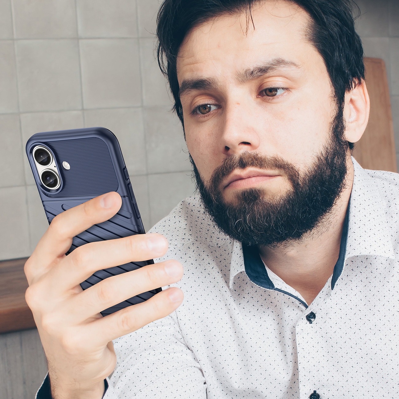 Thunder Case for iPhone 16 Plus silikonveske - blå