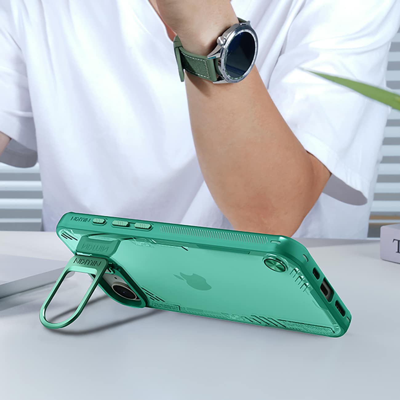 Nillkin Iceblade rekvisittveske med stativ for iPhone 16e - grønn