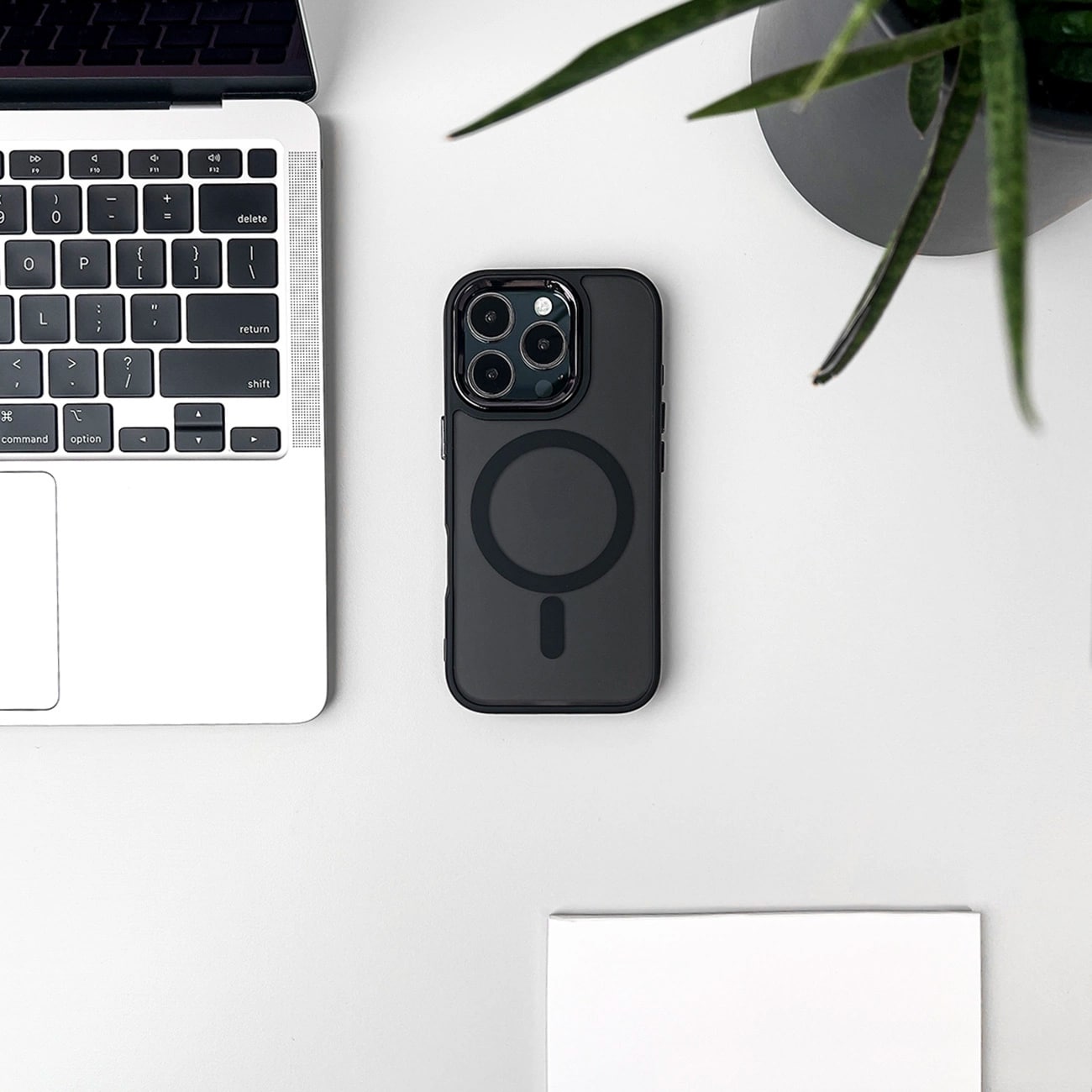 Moteveske kompatibel med MagSafe for iPhone 17 Pro Max - svart