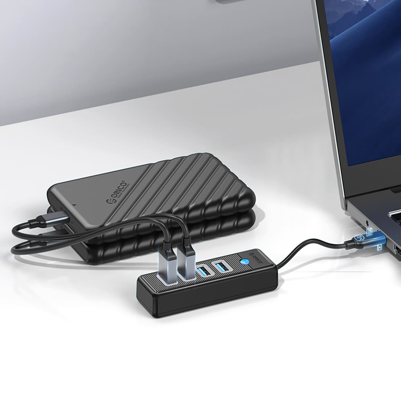 Orico PWC2U-C3 USB-C-nav / 2x USB-A 3.0 + 1x USB-C 3.0 - Svart