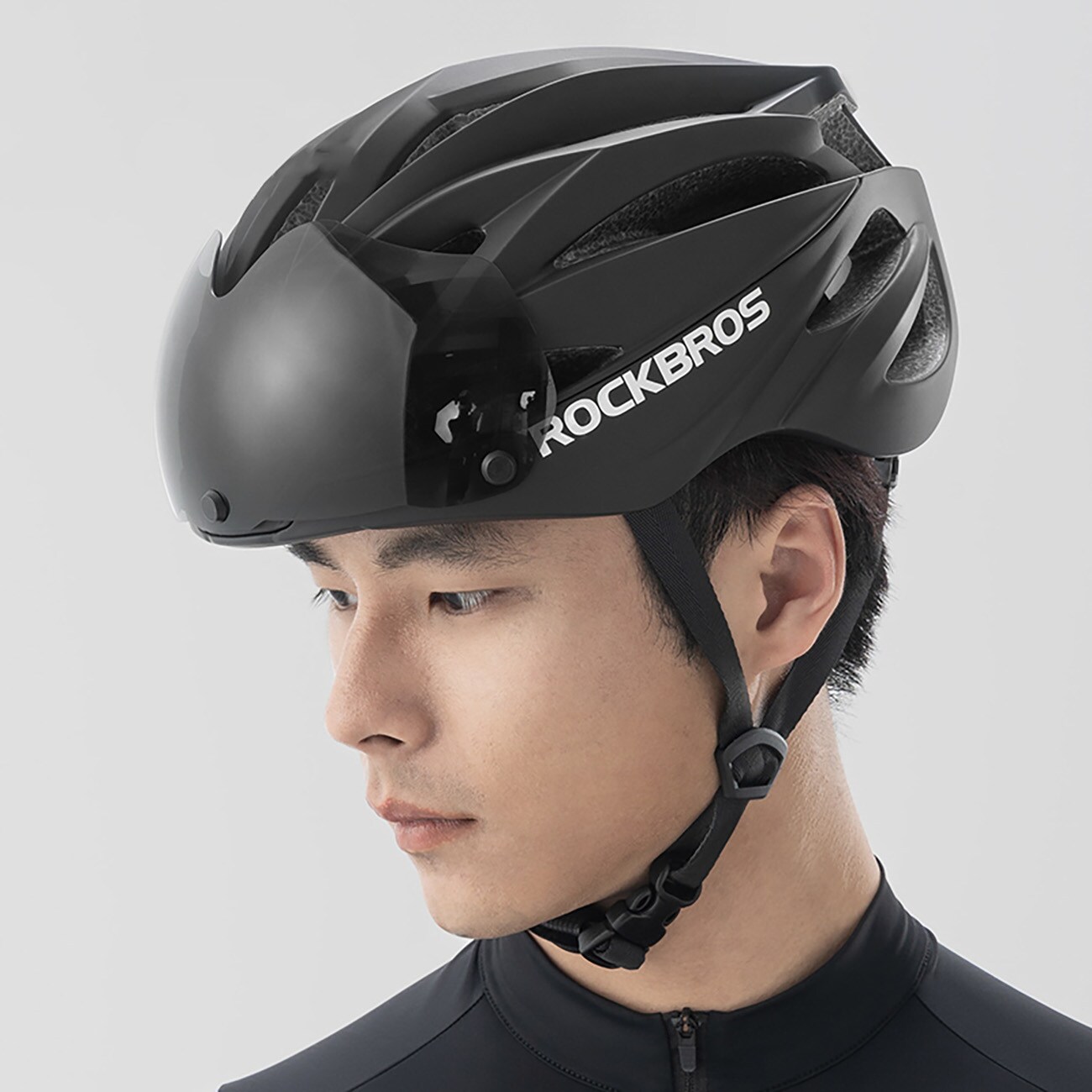 Rockbros sykkelhjelm med visir, avtakbare UV-beskyttelsesbriller, unisex - svart/brun