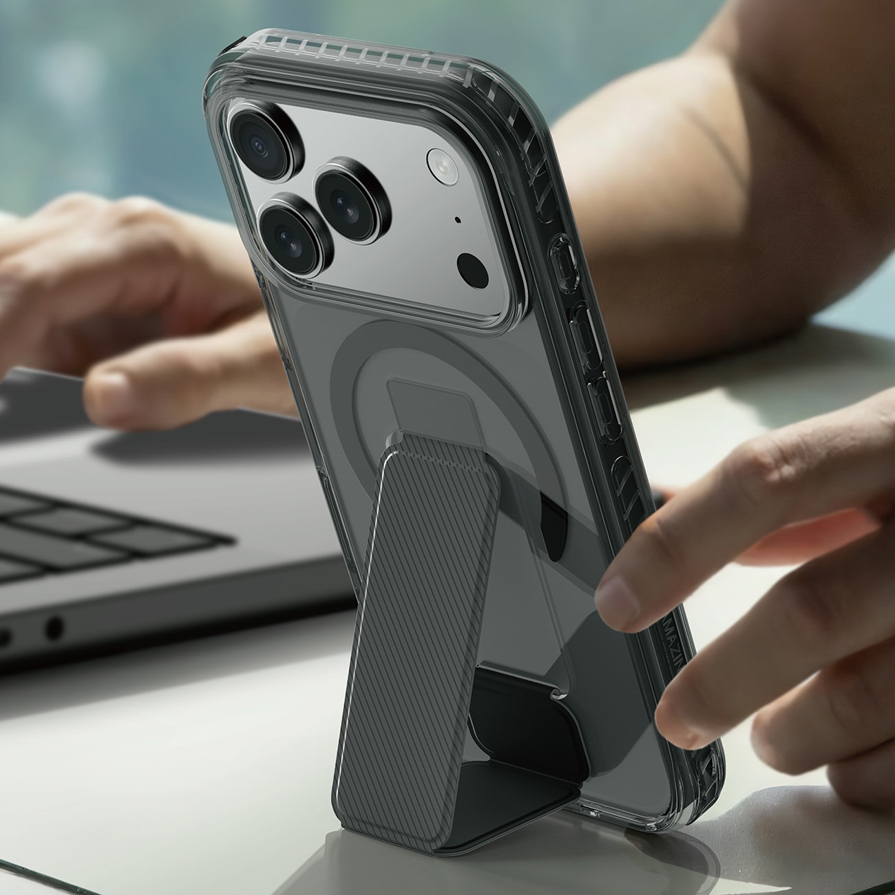 AmazingThing Titan Pro Holder-etui for iPhone 17 Pro Max Kompatibel med MagSafe - Svart