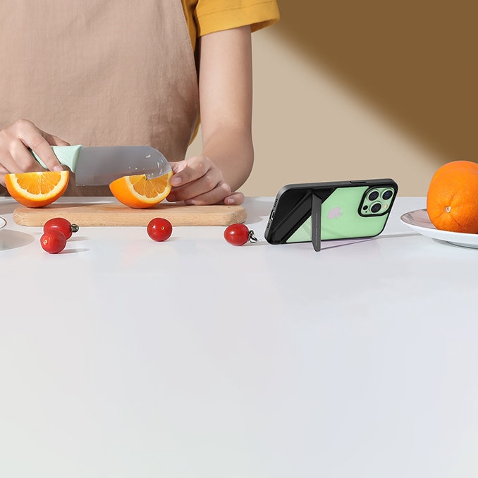 Ugreen Fusion Kickstand-etui iPhone 13 Pro Hardt deksel med gelramme og stativ svart (90153)