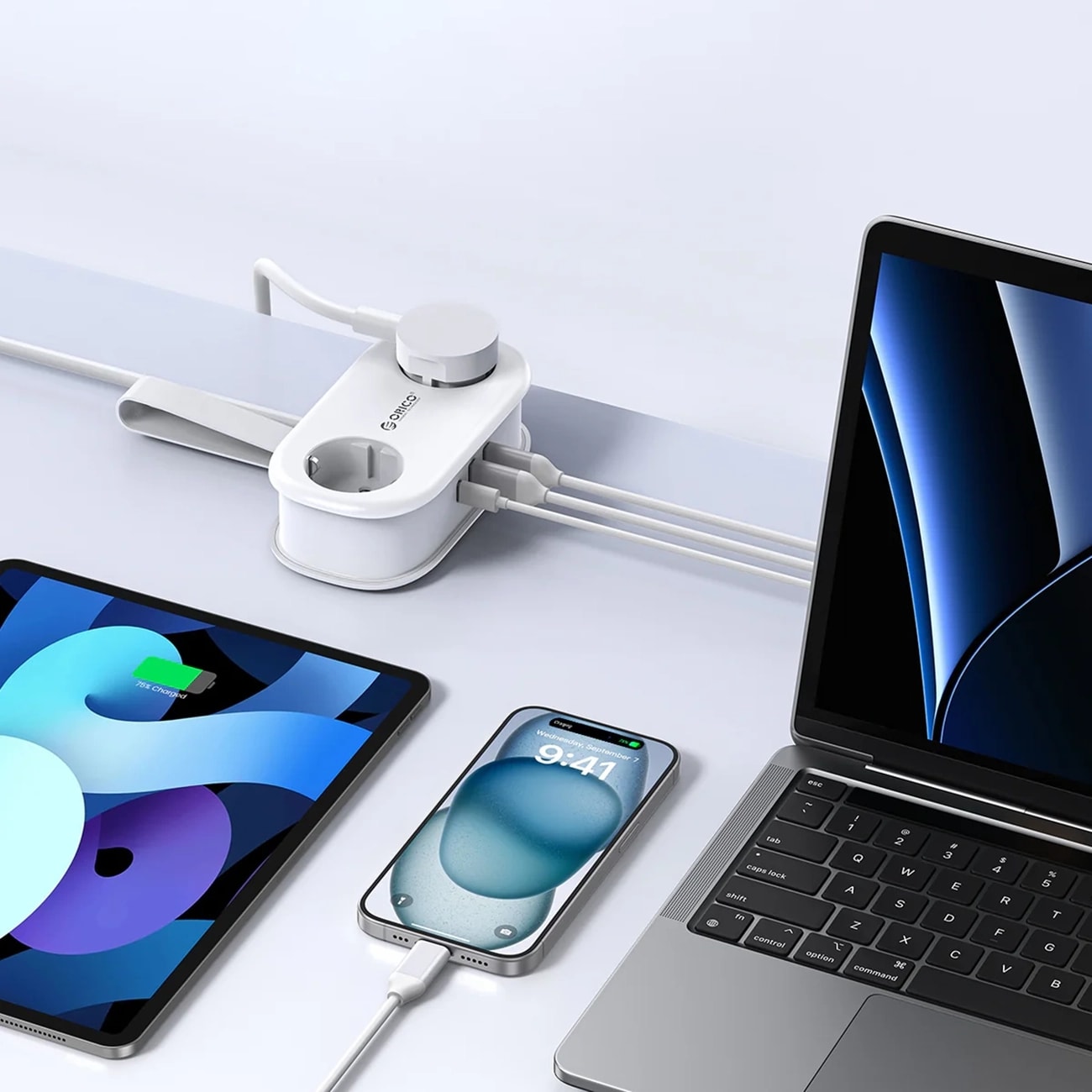 Orico APP 15,5 W 5-i-1 stikkontaktliste 2x vekselstrøm + 2x USB-A + 1x USB-C – hvit
