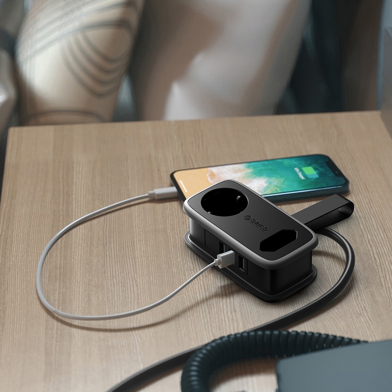 Orico AP3 65 W GaN 6-i-1 stikkontaktliste 2x vekselstrøm + 2x USB-A + 2x USB-C – svart