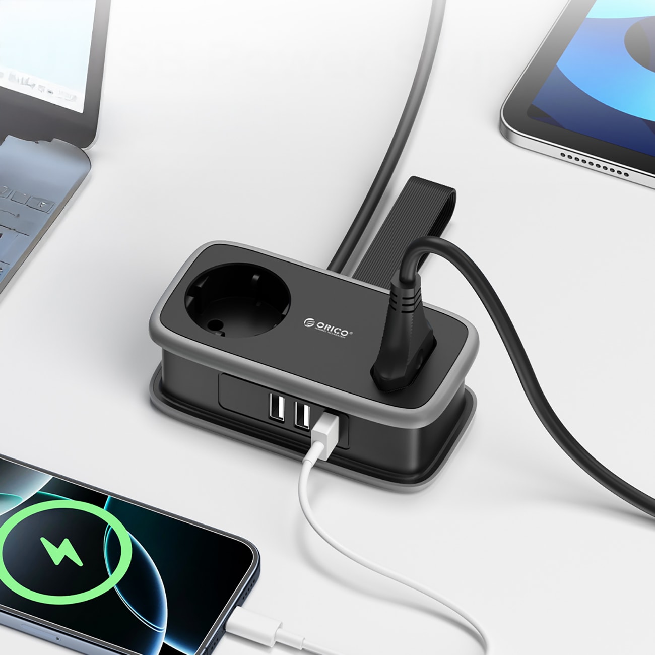 Orico AP3 65 W GaN 6-i-1 stikkontaktliste 2x vekselstrøm + 2x USB-A + 2x USB-C – svart