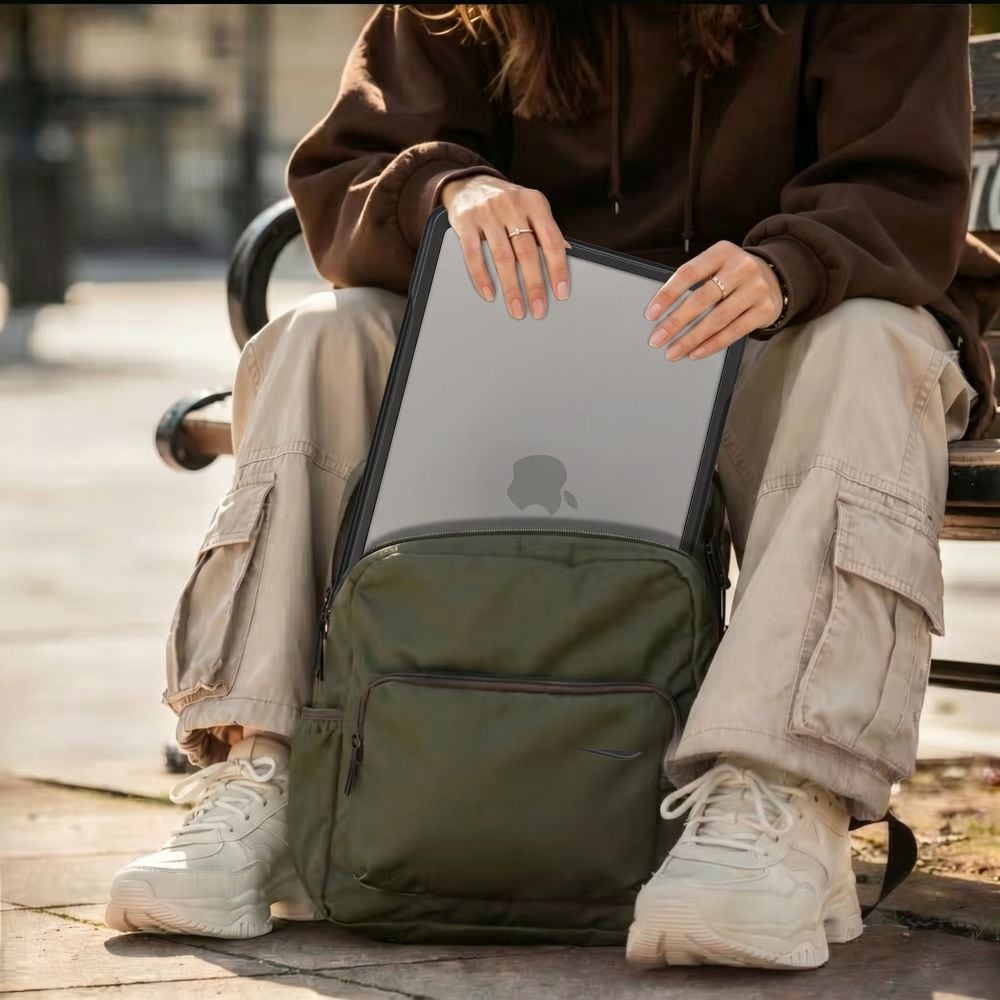 Tech-Protect Velar-etui til MacBook Pro 16" 2021 / 2023 / 2025 / 2026 – Gjennomsiktig svart