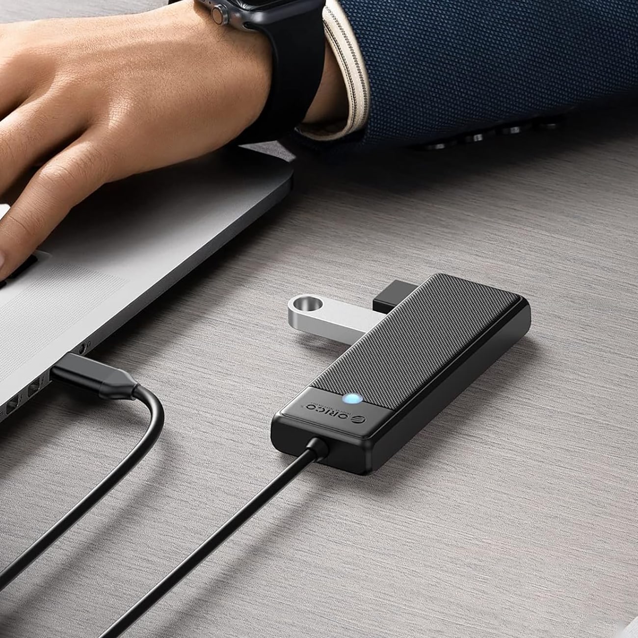 Orico PAPW4A-C3 USB-hub med 4 porter (4x USB-A 3.0), 0,15 m – svart