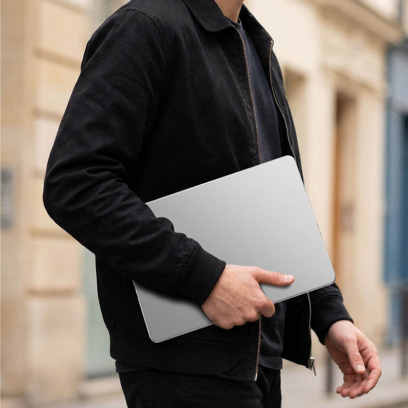 AmazingThing Titan hardt etui til MacBook Air M5 14" – gjennomsiktig