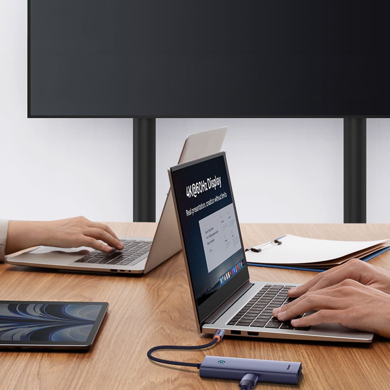 Baseus UltraJoy-serien 5-i-1 USB-C/HDMI 4K med 4 USB-A 3.0-porter – grå