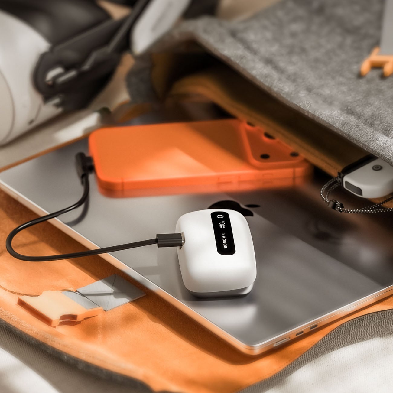 BoboVR BM60-1 6500 mAh-batteri til BoboVR M3 Pro+ og BoboVR M3 med ladestasjon – hvit